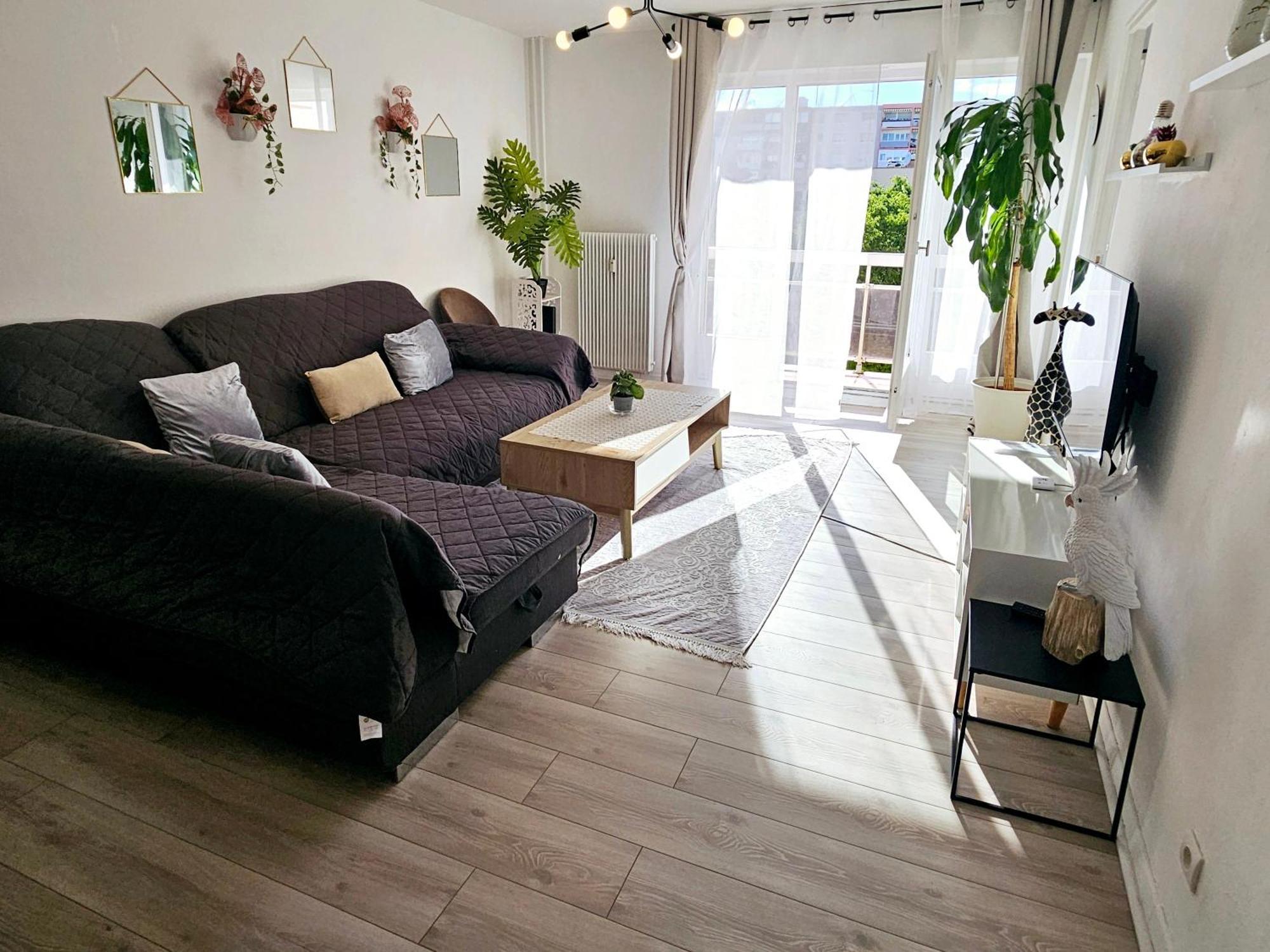 Logement Dans Residence - A 10 Km Du Centre Ville Et A 5 Minute Du Parlement Europeen Avec Parking Gratuit Hoenheim Exterior foto